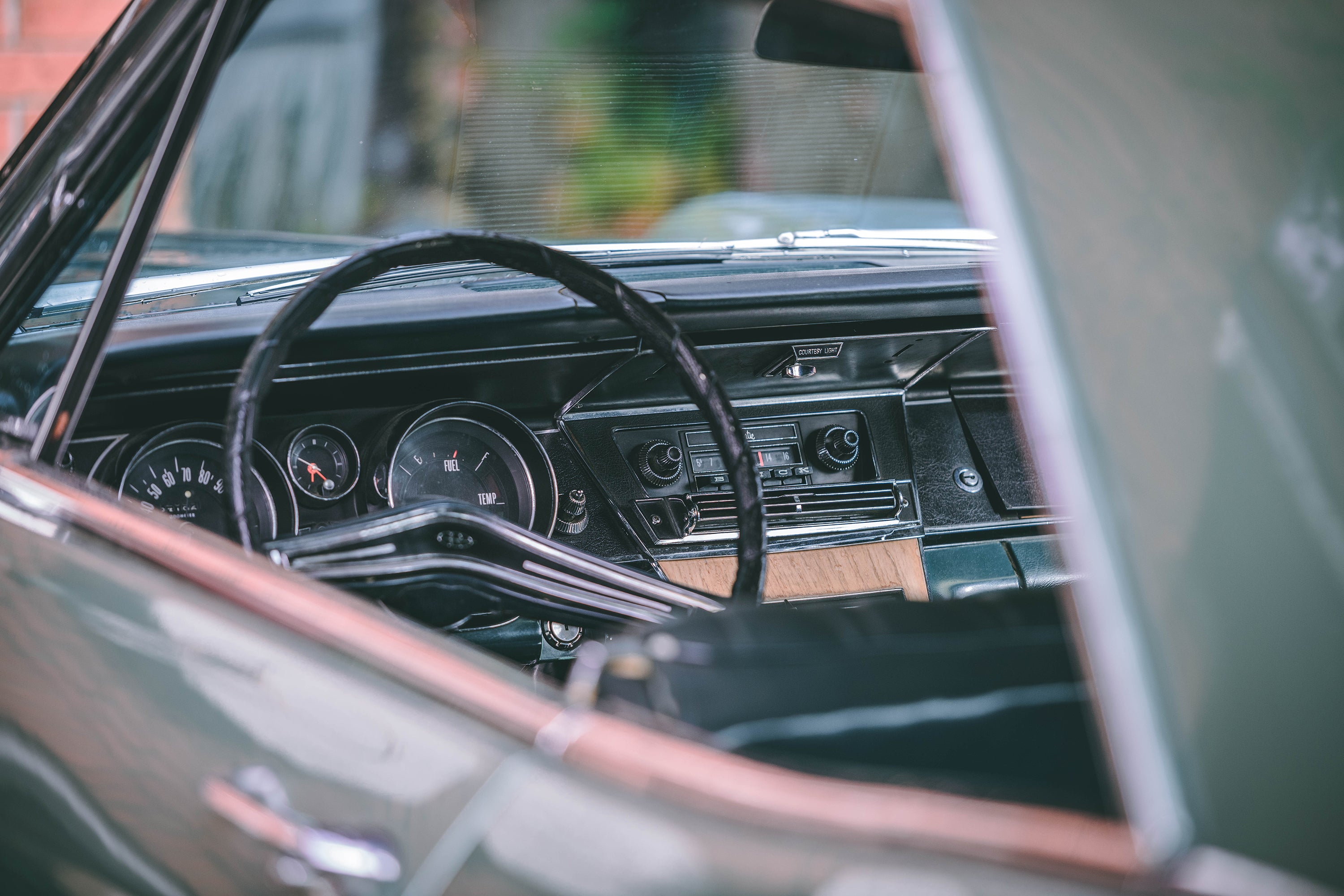 classic-vintage-car-dash.jpg